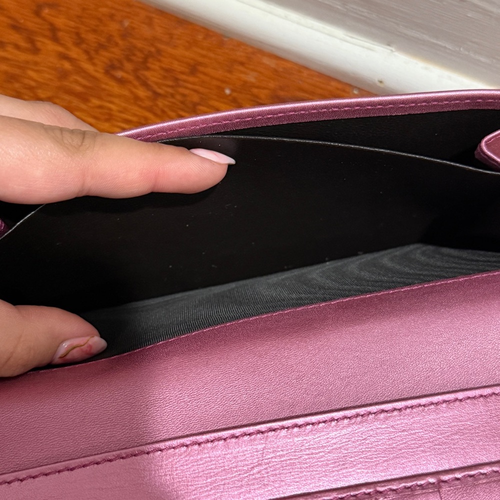 Gucci Pink Metallic Embossed Wallet - Picture 9 of 15